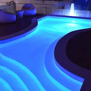 Paola Hotel